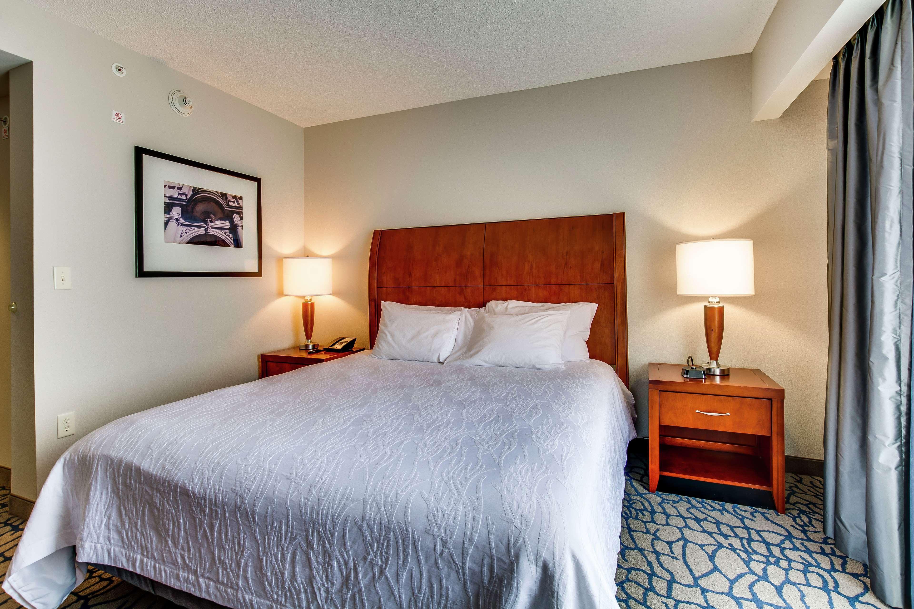 Hilton Garden Inn Louisville-Northeast Екстериор снимка