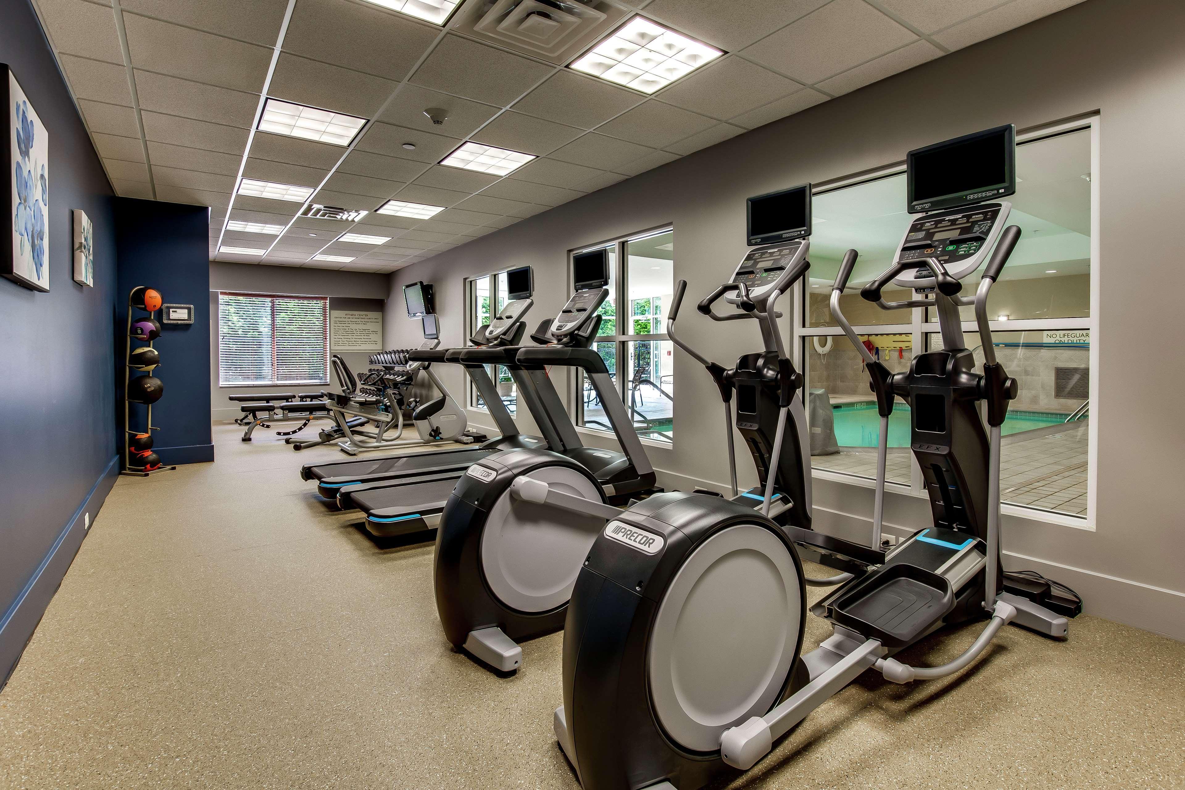 Hilton Garden Inn Louisville-Northeast Екстериор снимка