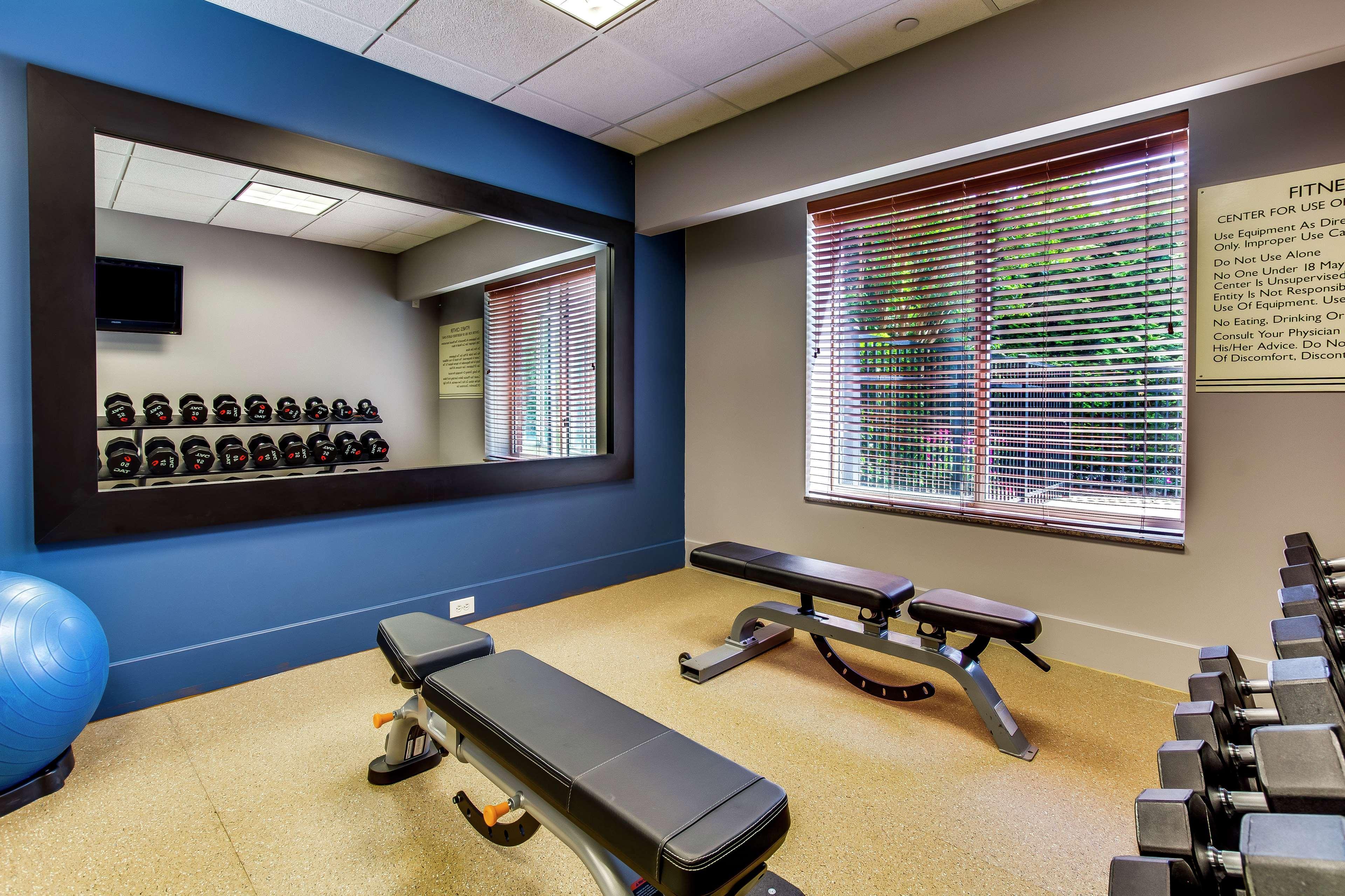 Hilton Garden Inn Louisville-Northeast Екстериор снимка