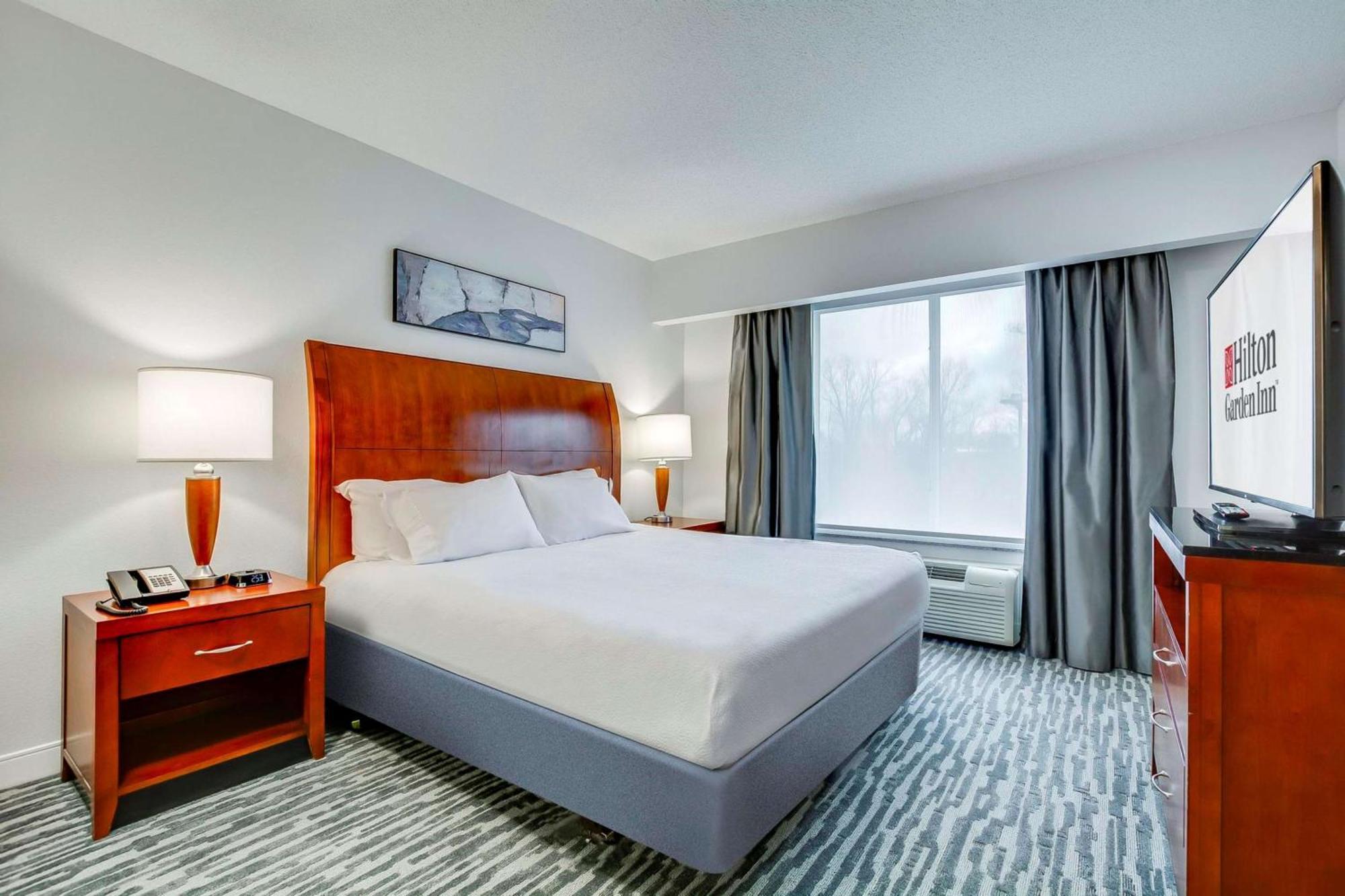 Hilton Garden Inn Louisville-Northeast Екстериор снимка