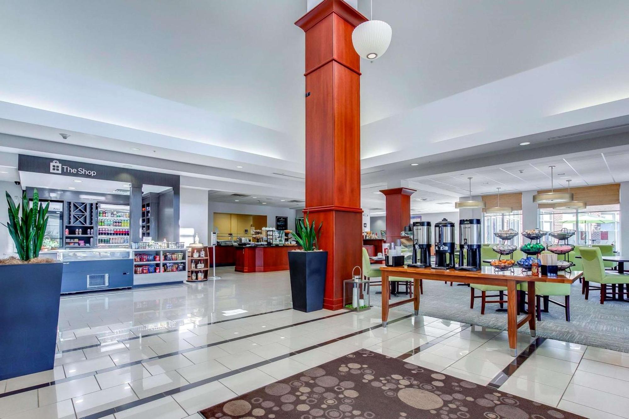 Hilton Garden Inn Louisville-Northeast Екстериор снимка