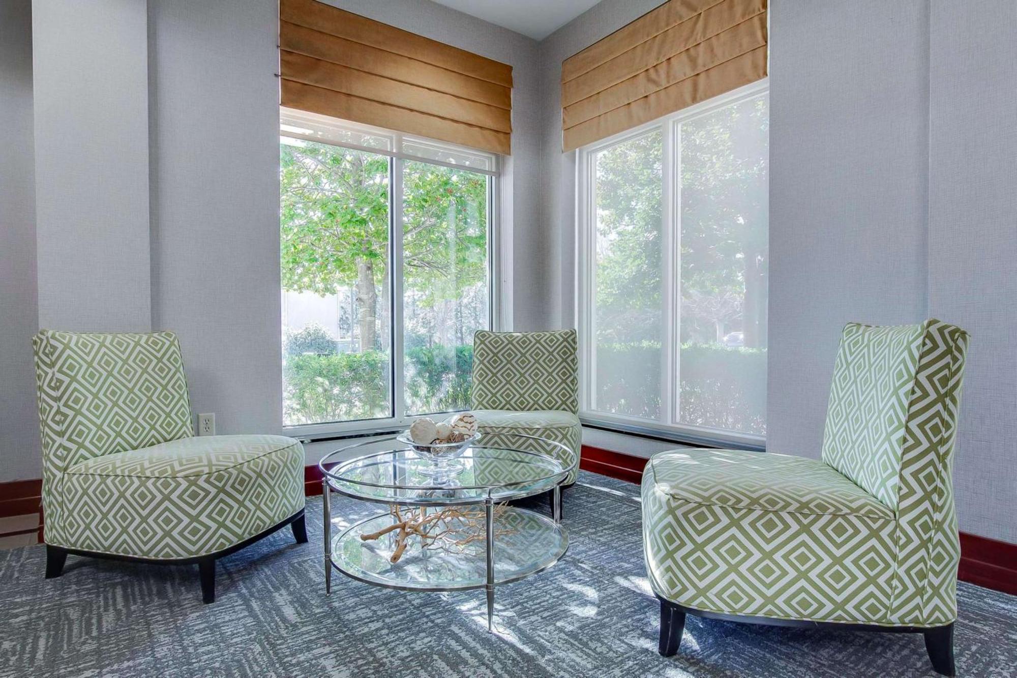 Hilton Garden Inn Louisville-Northeast Екстериор снимка